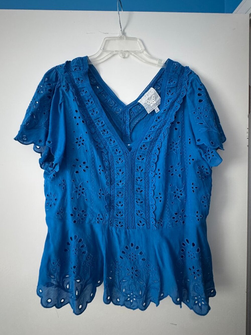 Johnny Was Royal Blue Floral Eyelet Flutter-Sleeve Peplum Blouse / V-Neck Top
